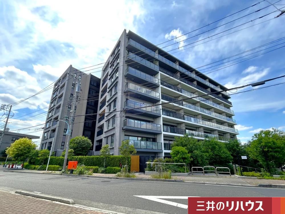3LDK+S apartment in Komae, Tokyo - Photo 1