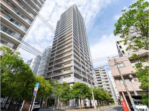 2LDK apartment in Minato Ward, Tokyo - Photo 1