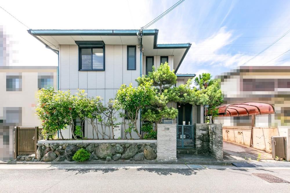 4LDK house in Takatsuki, Osaka - Photo 1