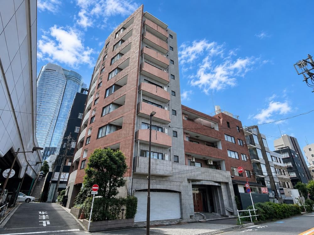 1LDK apartment in Minato Ward, Tokyo - Photo 1