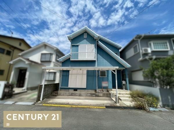 4LDK house in Wakayama, Wakayama - Photo 1