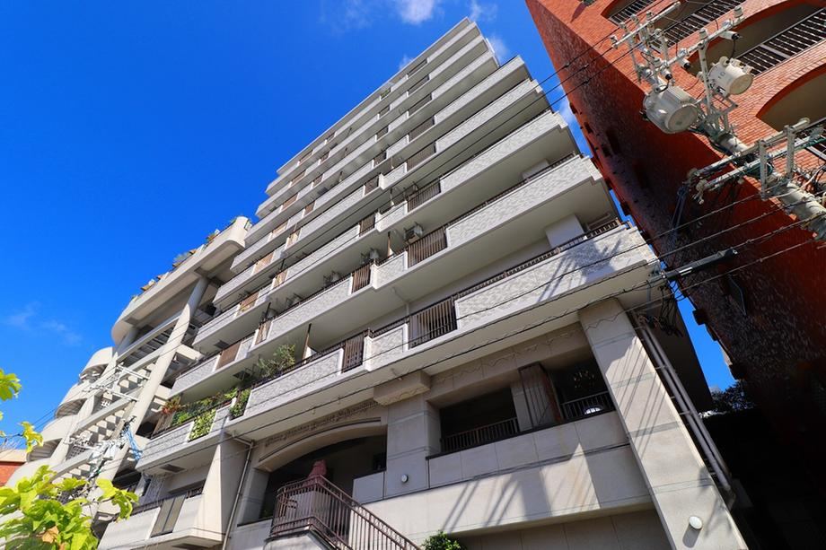 3LDK apartment in Naha, Okinawa - Photo 1