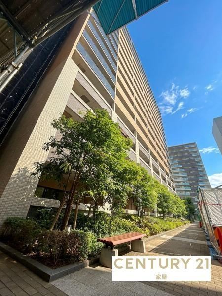 3LDK apartment in Konohana Ward, Osaka - Photo 1