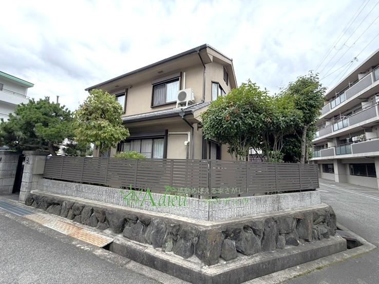 5LDK house in Suita, Osaka - Photo 1