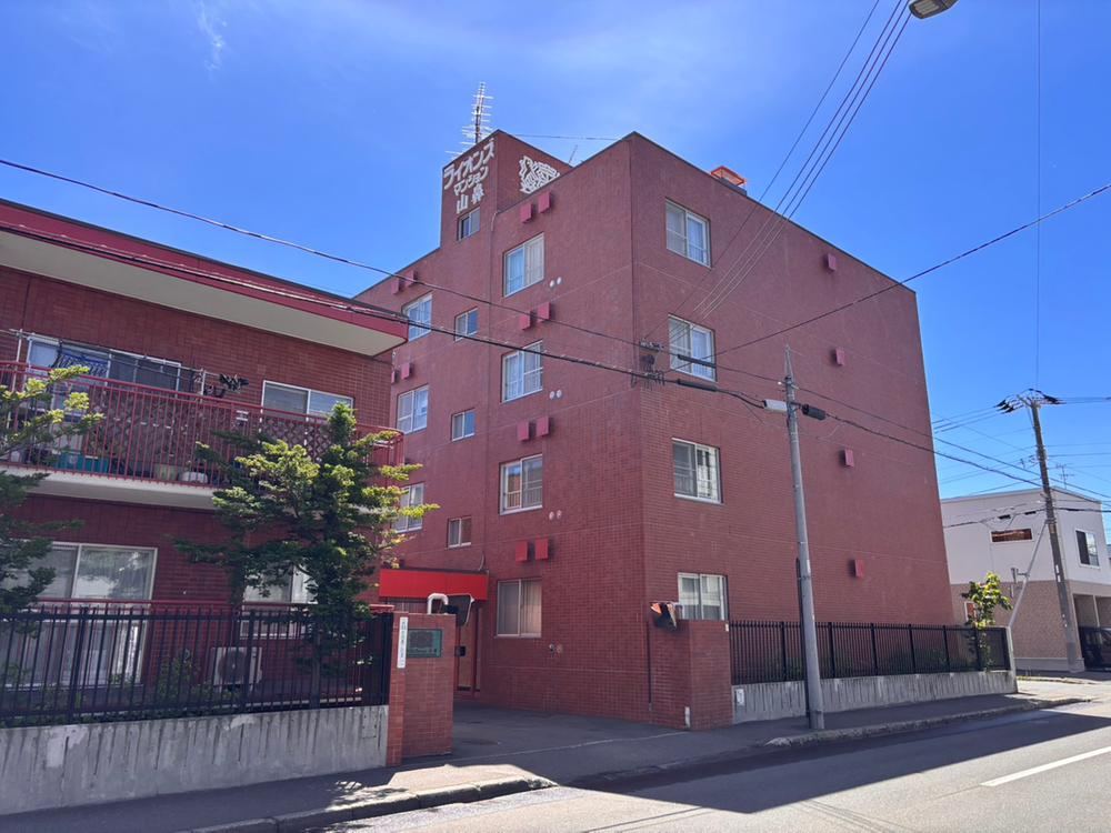 2LDK apartment in Chuo Ward, Sapporo, Hokkaido - Photo 1