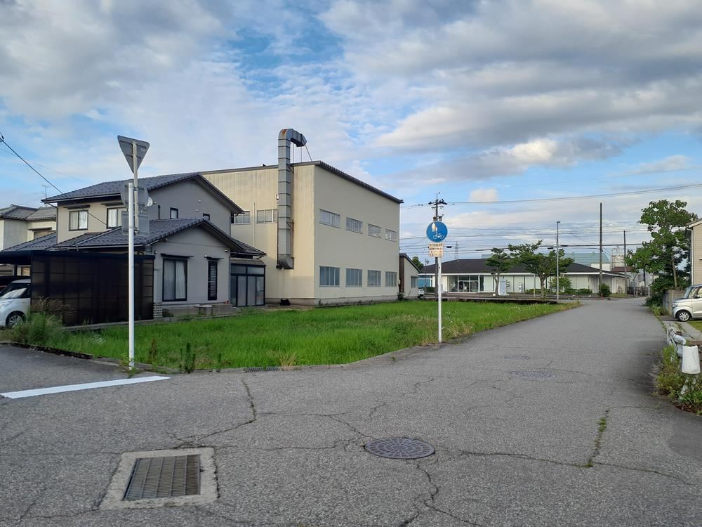 146 m² land in Takaoka, Toyama - Photo 1