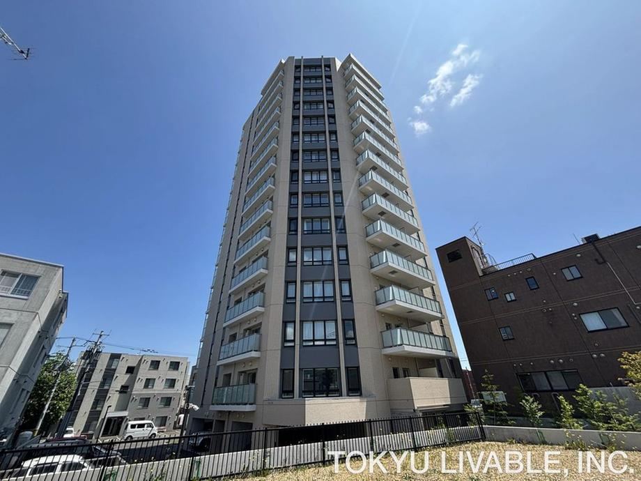 3LDK apartment in Nishi Ward, Sapporo, Hokkaido - Photo 1