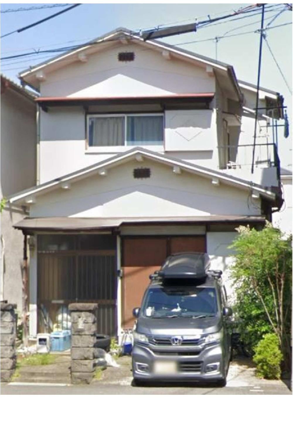 3DK house in Hirakata, Osaka - Photo 1