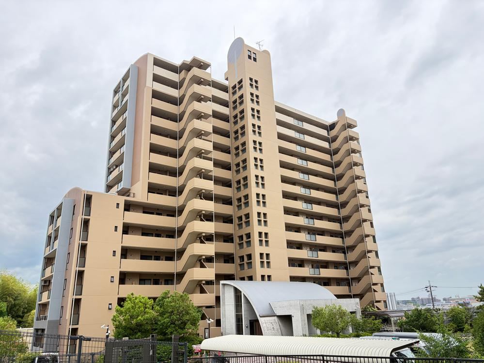 4LDK apartment in Izumi, Osaka - Photo 1