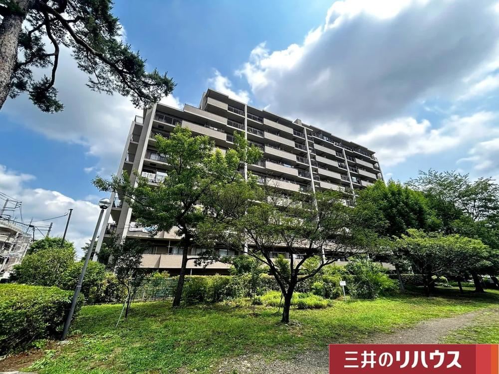 4LDK apartment in Higashimurayama, Tokyo - Photo 1