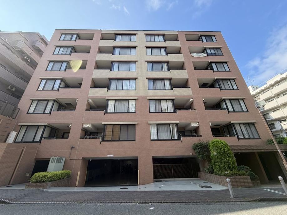 2LDK apartment in Kanagawa Ward, Yokohama, Kanagawa - Photo 1