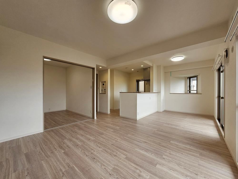 3LDK apartment in Miyakojima Ward, Osaka - Photo 1