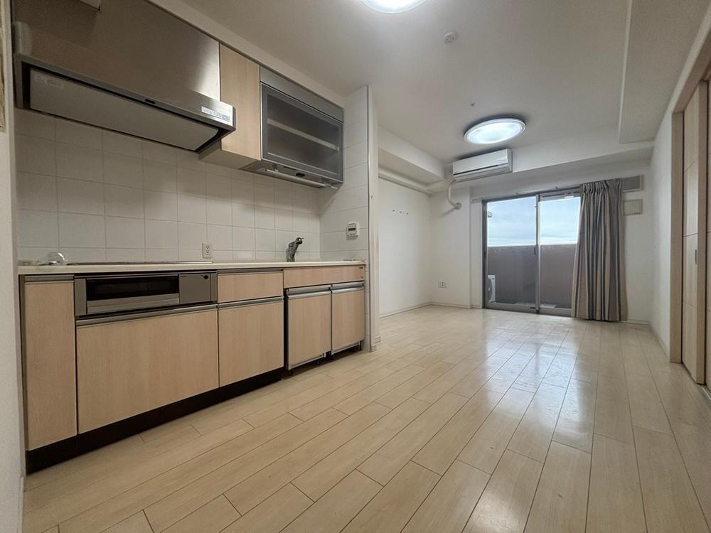 1LDK+S apartment in Himeji, Hyogo - Photo 1