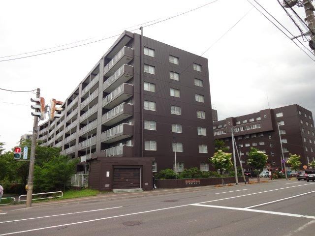 4LDK apartment in Minami Ward, Sapporo, Hokkaido - Photo 1