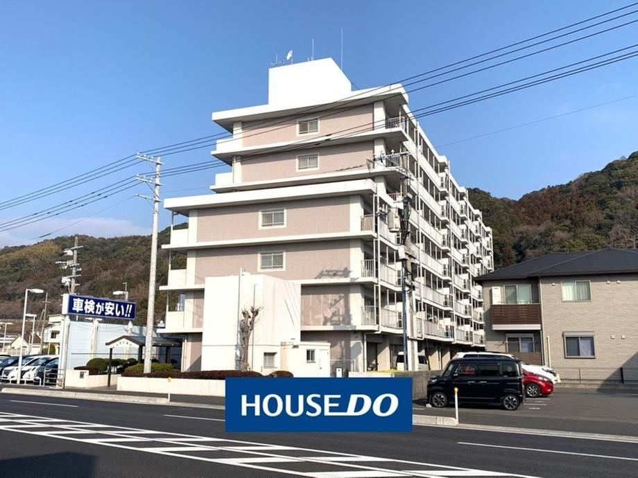 4LDK apartment in Shunan, Yamaguchi - Photo 1