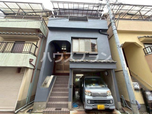 4LDK house in Shijonawate, Osaka - Photo 1