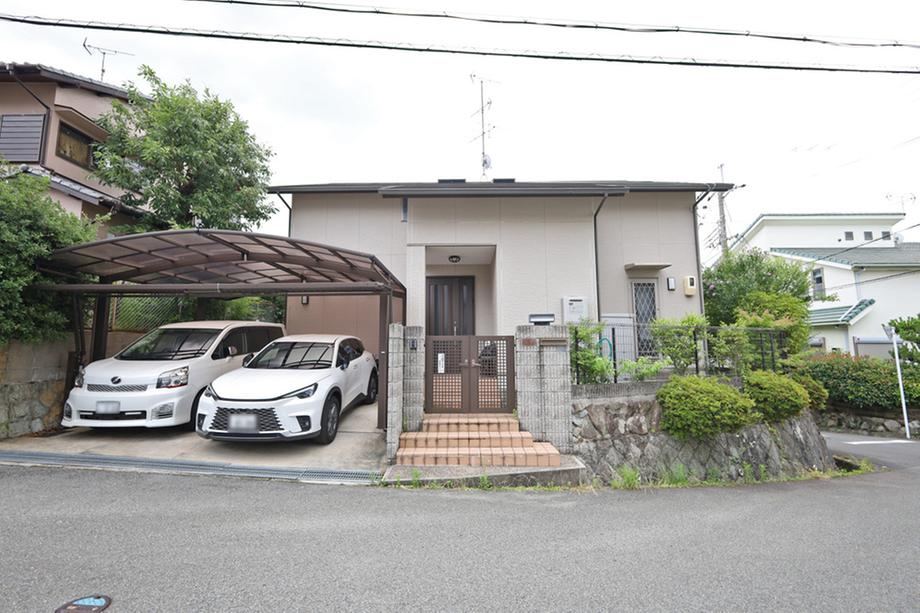 4LDK house in Mino, Osaka - Photo 1