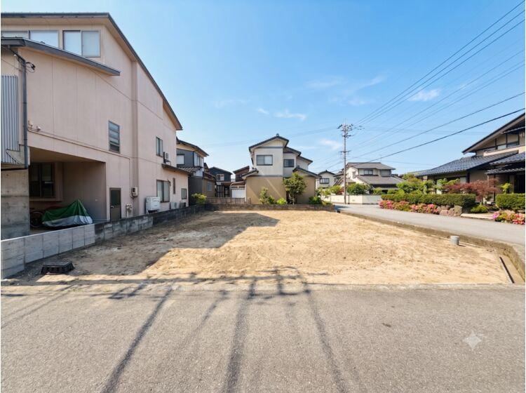 203 m² land in Nonoichi, Ishikawa - Photo 1