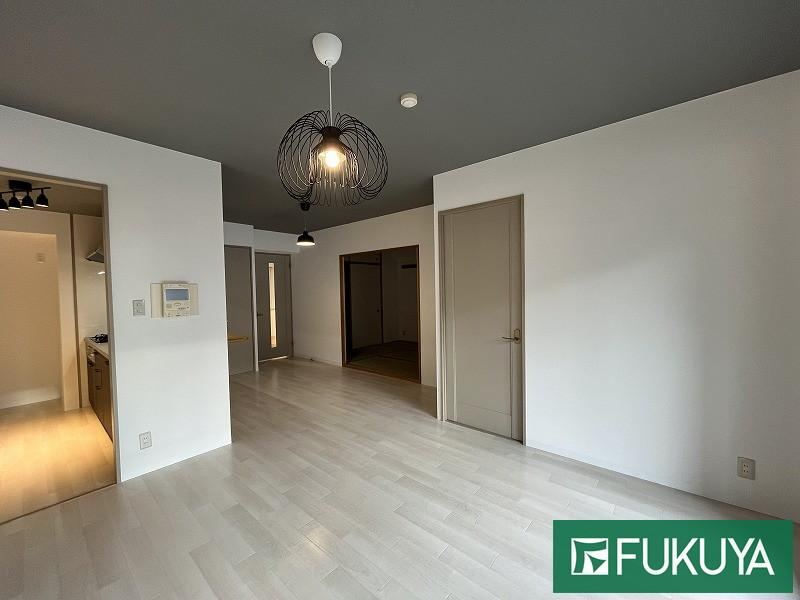 3LDK apartment in Nada Ward, Kobe, Hyogo - Photo 1