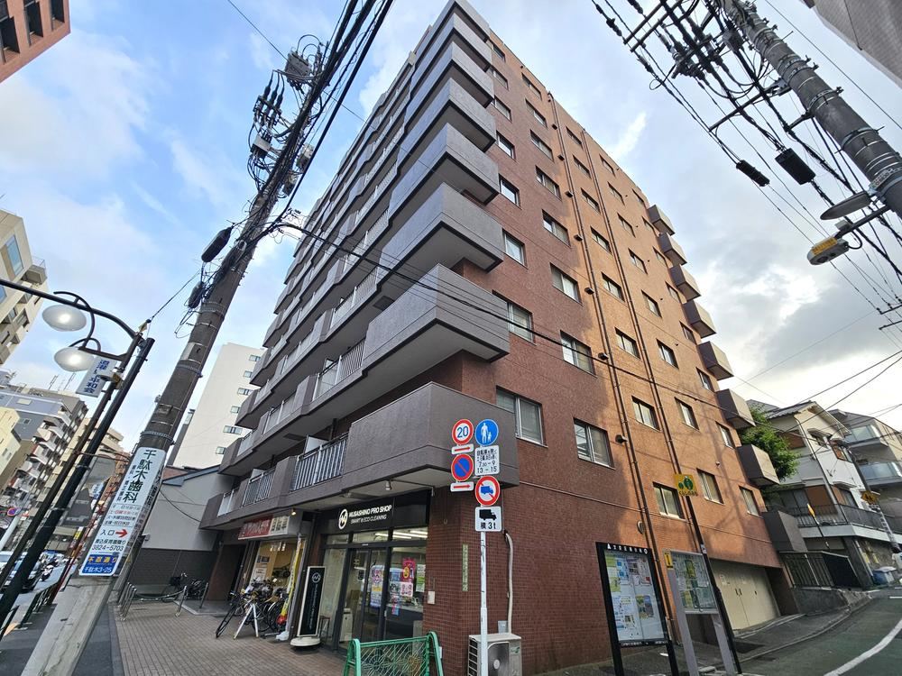 2LDK apartment in Bunkyo Ward, Tokyo - Photo 1