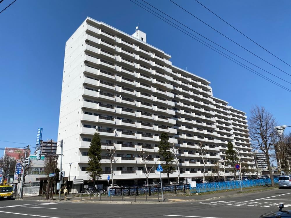 4LDK apartment in Atsubetsu Ward, Sapporo, Hokkaido - Photo 1