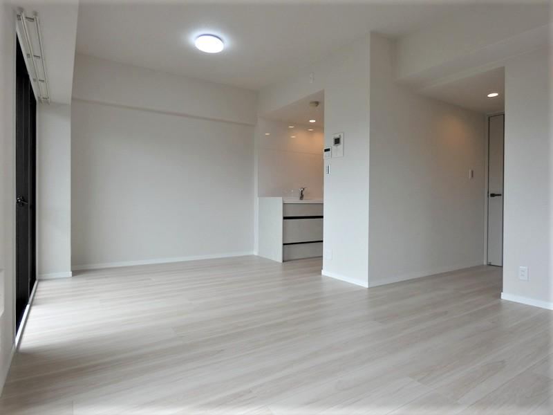 4LDK apartment in Minami Ward, Hiroshima - Photo 1