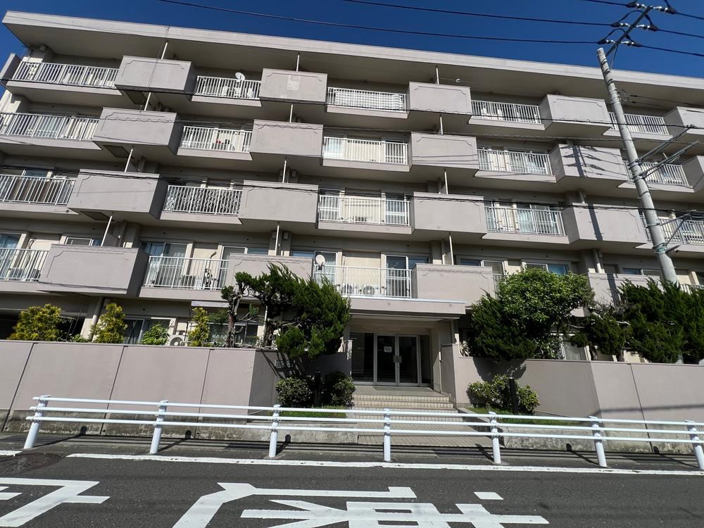 3LDK apartment in Zushi, Kanagawa - Photo 1