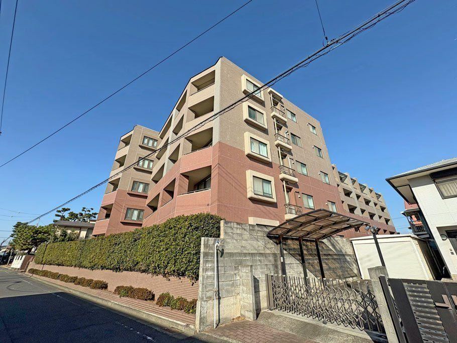3LDK apartment in Hiratsuka, Kanagawa - Photo 1