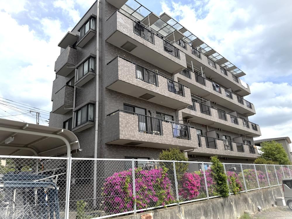 1LDK+S apartment in Asahi Ward, Yokohama, Kanagawa - Photo 1