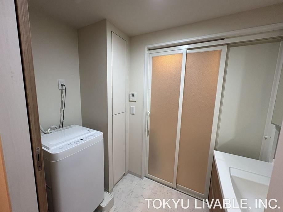 2LDK apartment in Neyagawa, Osaka - Photo 1