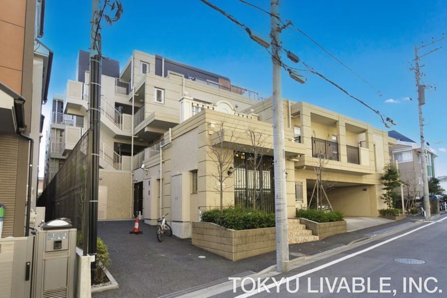 3LDK apartment in Nishitokyo, Tokyo - Photo 1