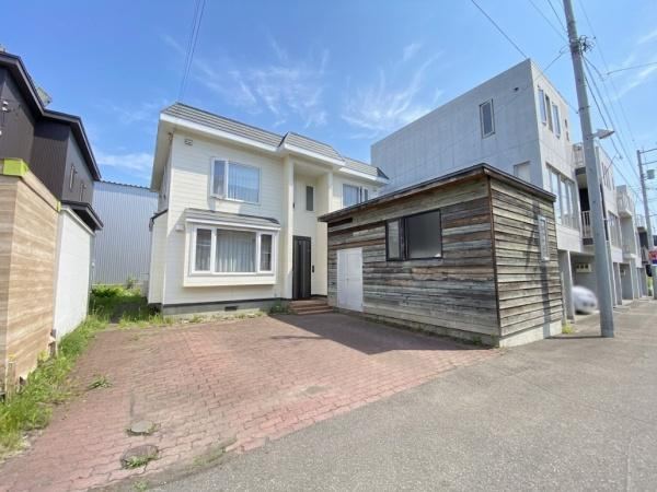 4LDK+S house in Nishi Ward, Sapporo, Hokkaido - Photo 1