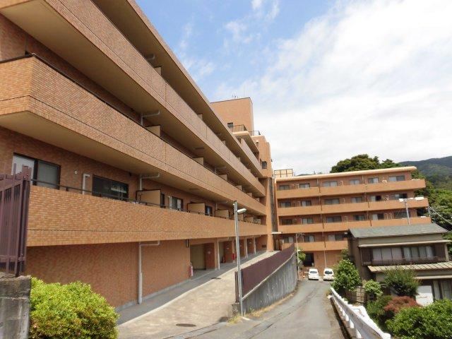 2LDK apartment in Atami, Shizuoka - Photo 1