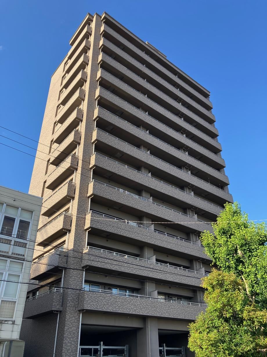 2LDK+S apartment in Tokushima, Tokushima - Photo 1