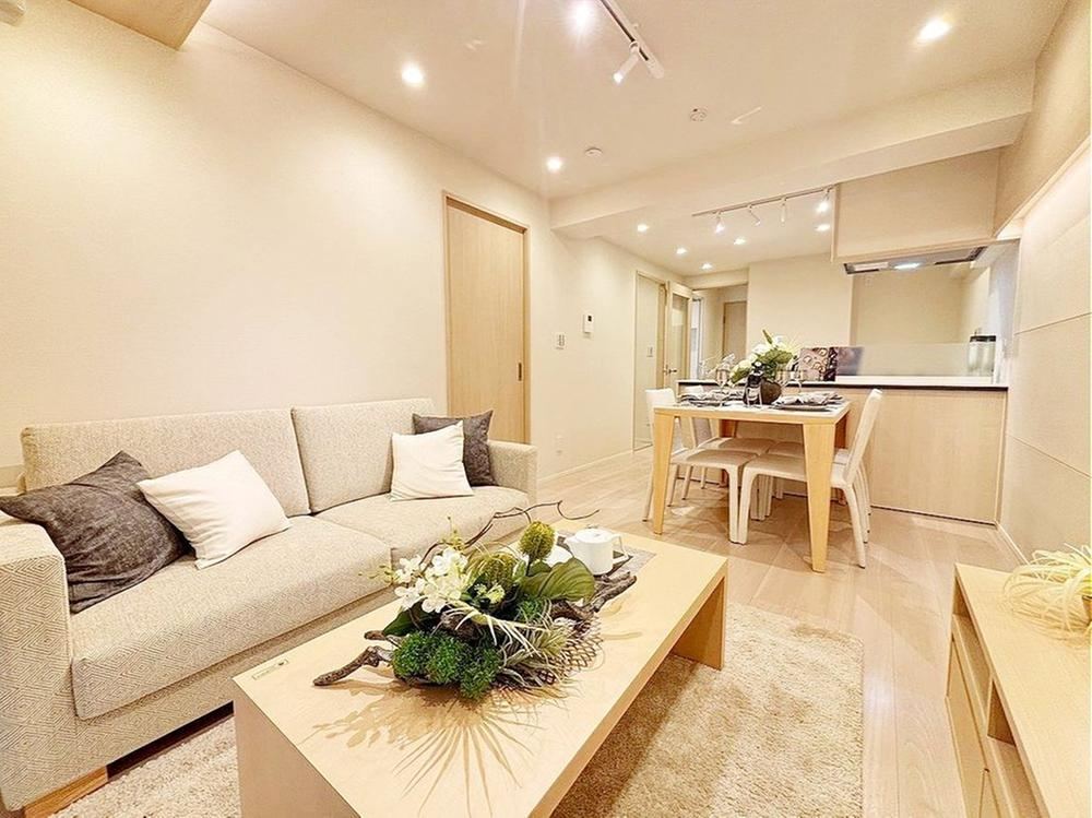2LDK apartment in Shinagawa Ward, Tokyo - Photo 1