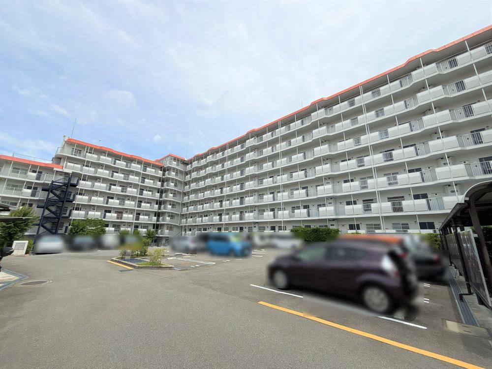 2LDK apartment in Toyonaka, Osaka - Photo 1