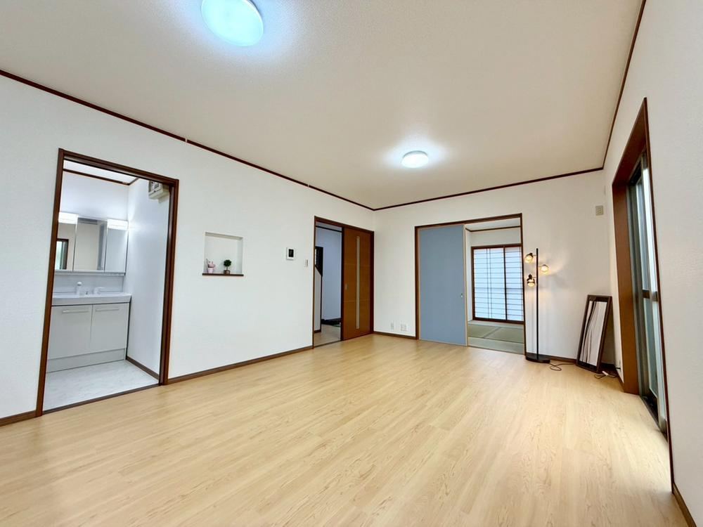 4LDK house in Mihara Ward, Sakai, Osaka - Photo 1