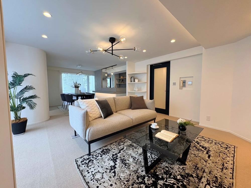3LDK apartment in Shibuya Ward, Tokyo - Photo 1