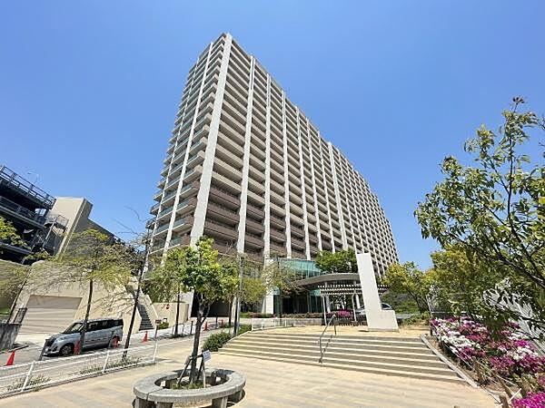 2LDK apartment in Tarumi Ward, Kobe, Hyogo - Photo 1