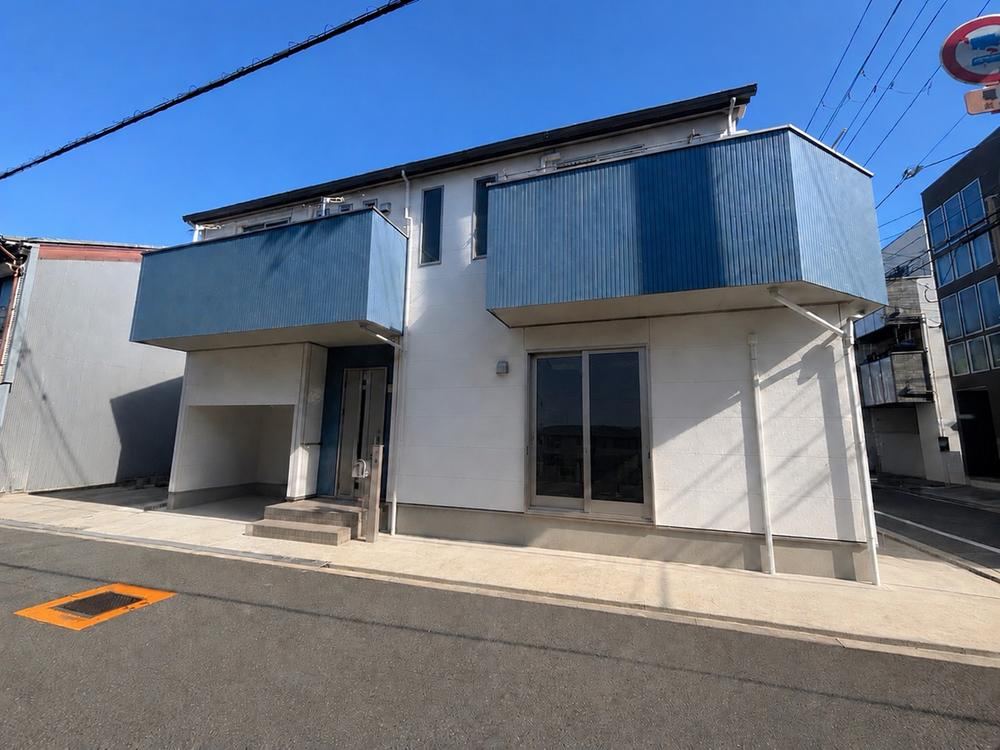 5LDK house in Nishinari Ward, Osaka - Photo 1