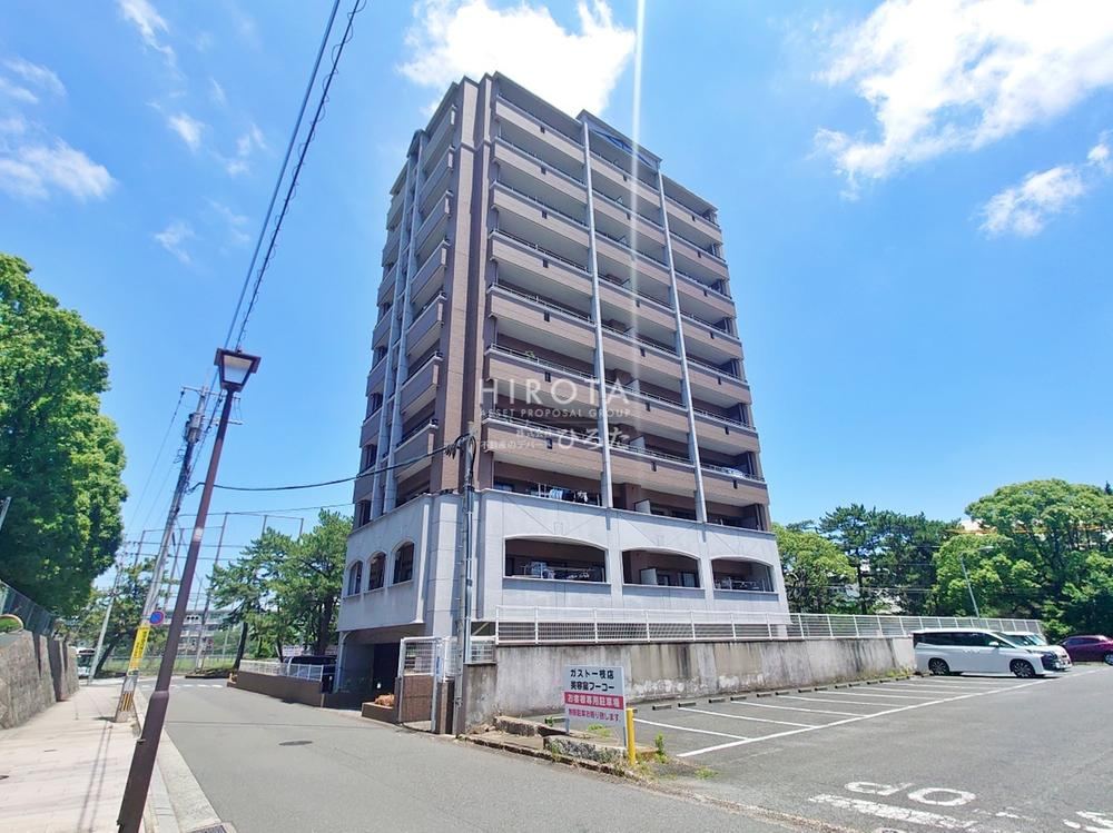 4LDK apartment in Tobata Ward, Kitakyushu, Fukuoka - Photo 1