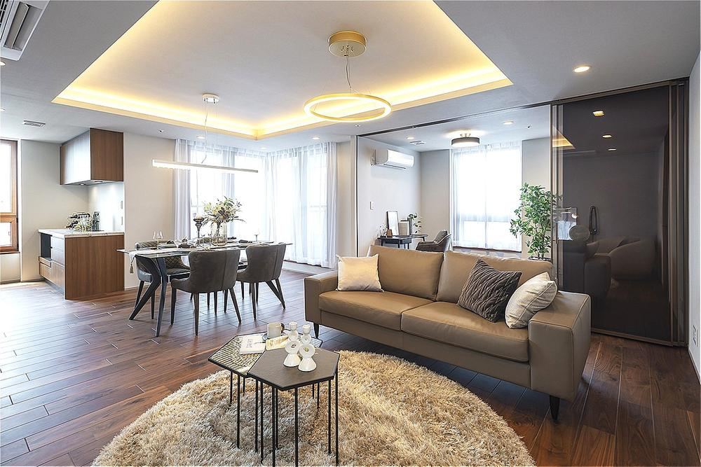 3LDK apartment in Shibuya Ward, Tokyo - Photo 1