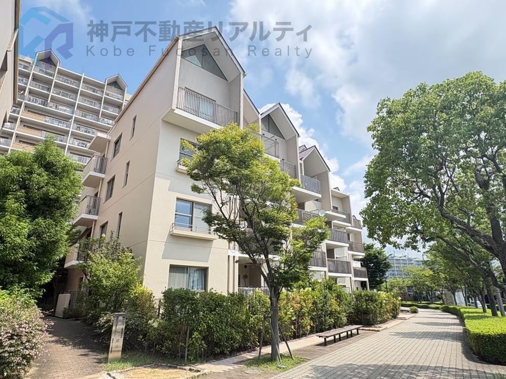4LDK apartment in Nishi Ward, Kobe, Hyogo - Photo 1
