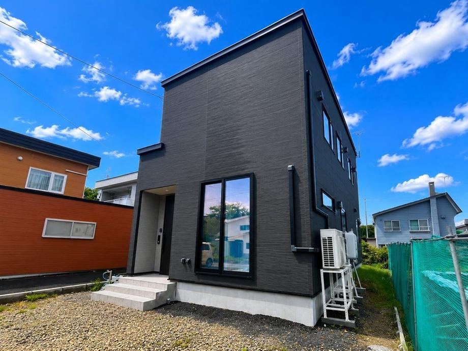 4LDK house in Eniwa, Hokkaido - Photo 1