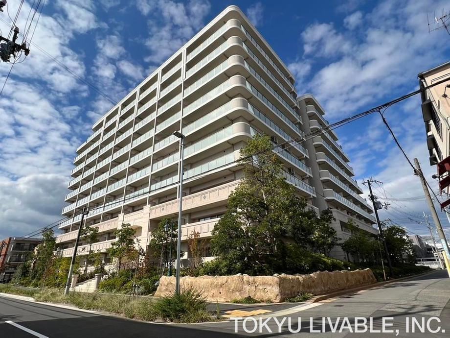 3LDK apartment in Nishinomiya, Hyogo - Photo 1