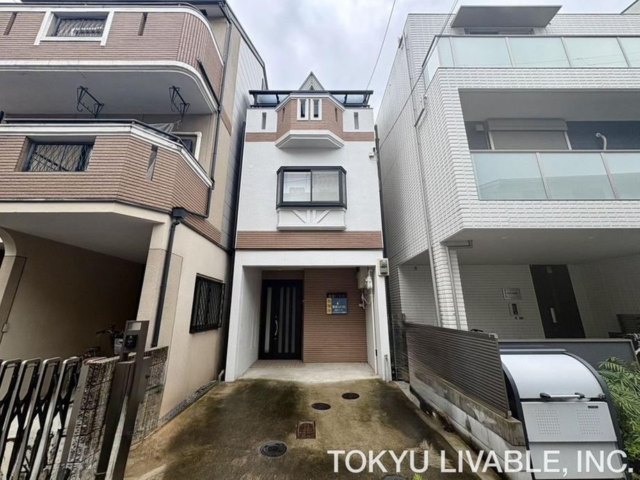 4LDK house in Fukushima Ward, Osaka - Photo 1
