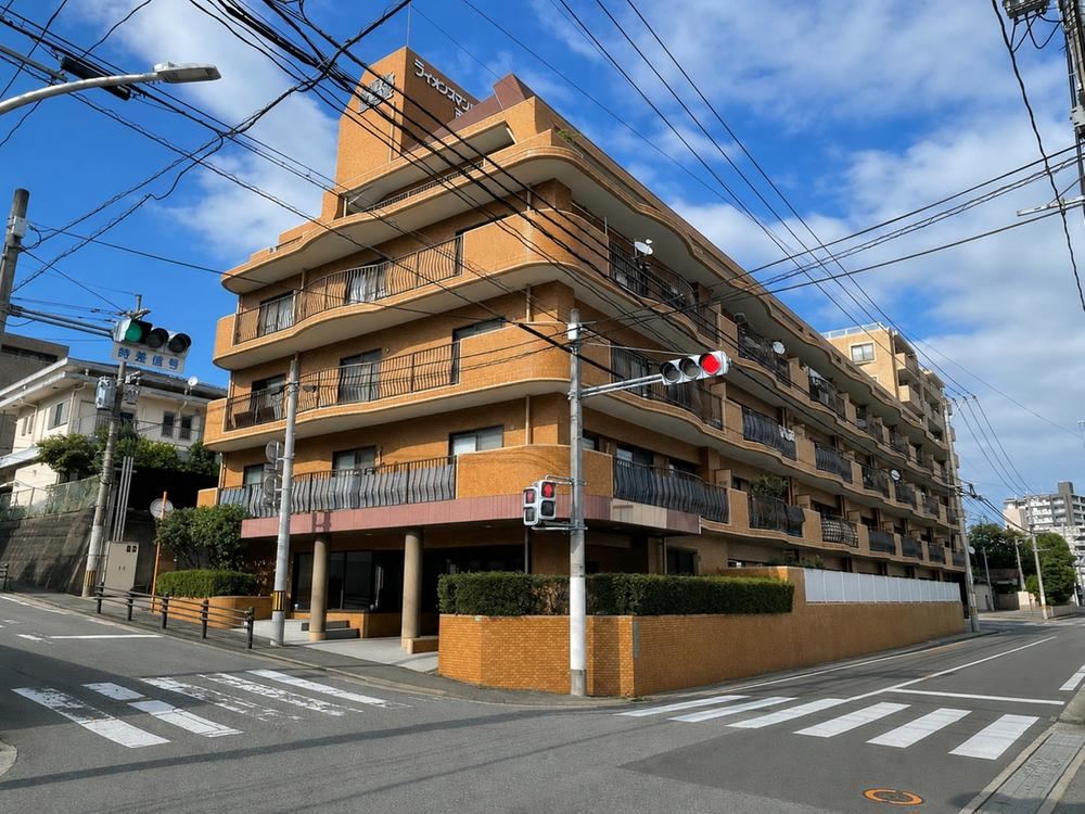4LDK apartment in Sawara Ward, Fukuoka - Photo 1