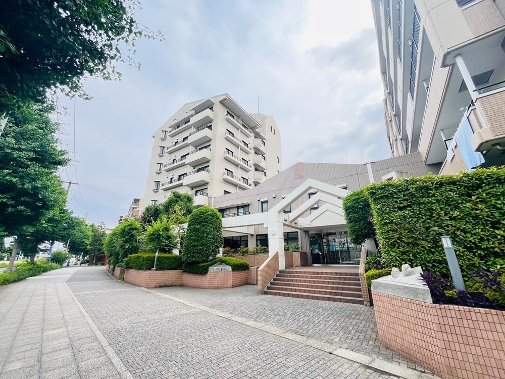 3LDK apartment in Naka Ward, Yokohama, Kanagawa - Photo 1