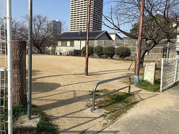 6DK house in Neyagawa, Osaka - Photo 1