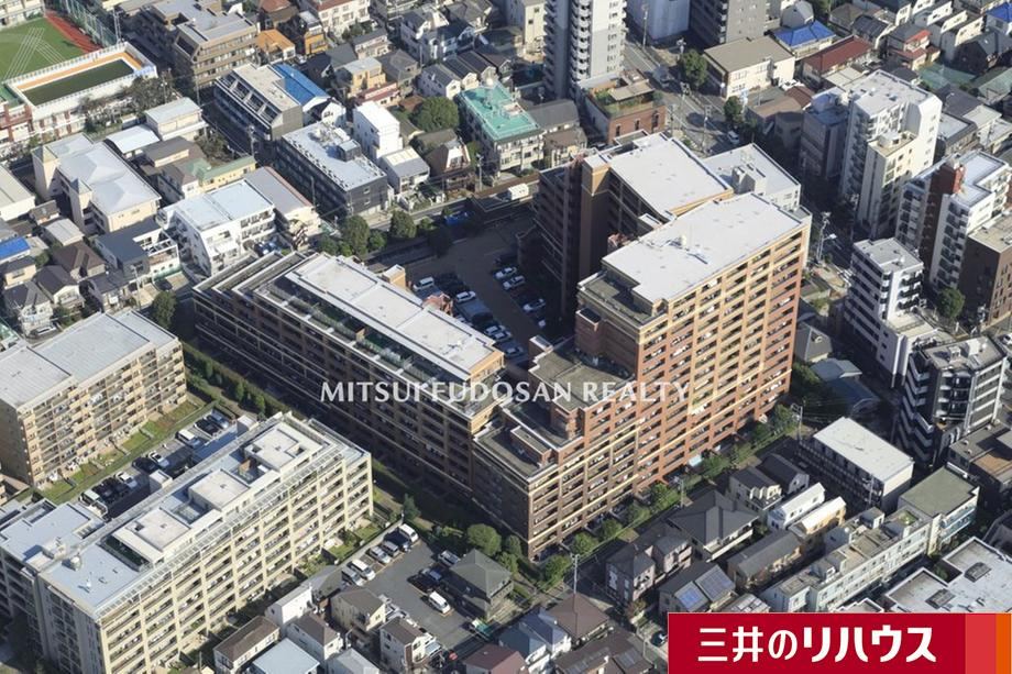 2LDK apartment in Shinagawa Ward, Tokyo - Photo 1